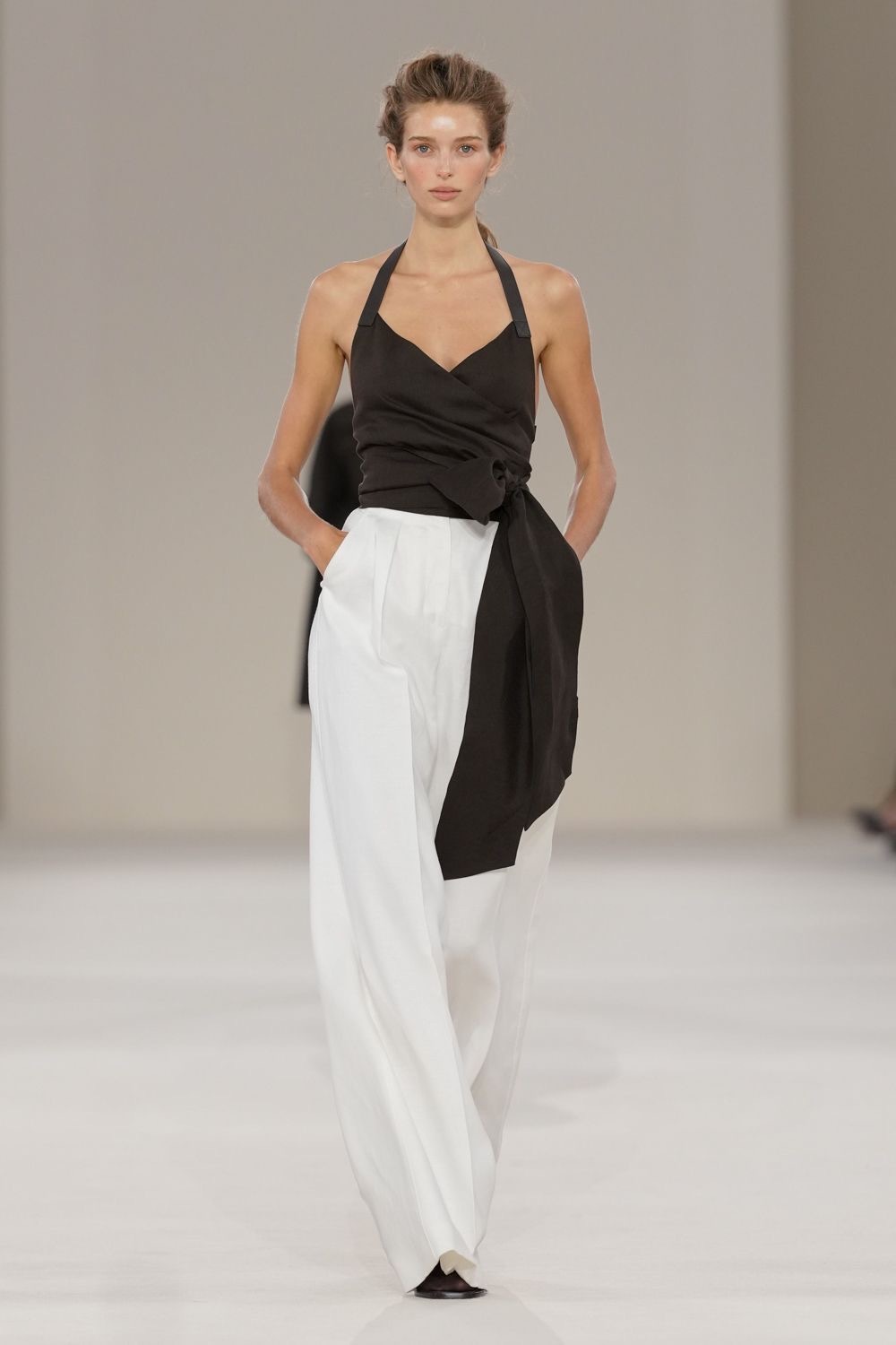 Max Mara 2027春夏系列：沈月亮相Max Mara 2027春夏系列大