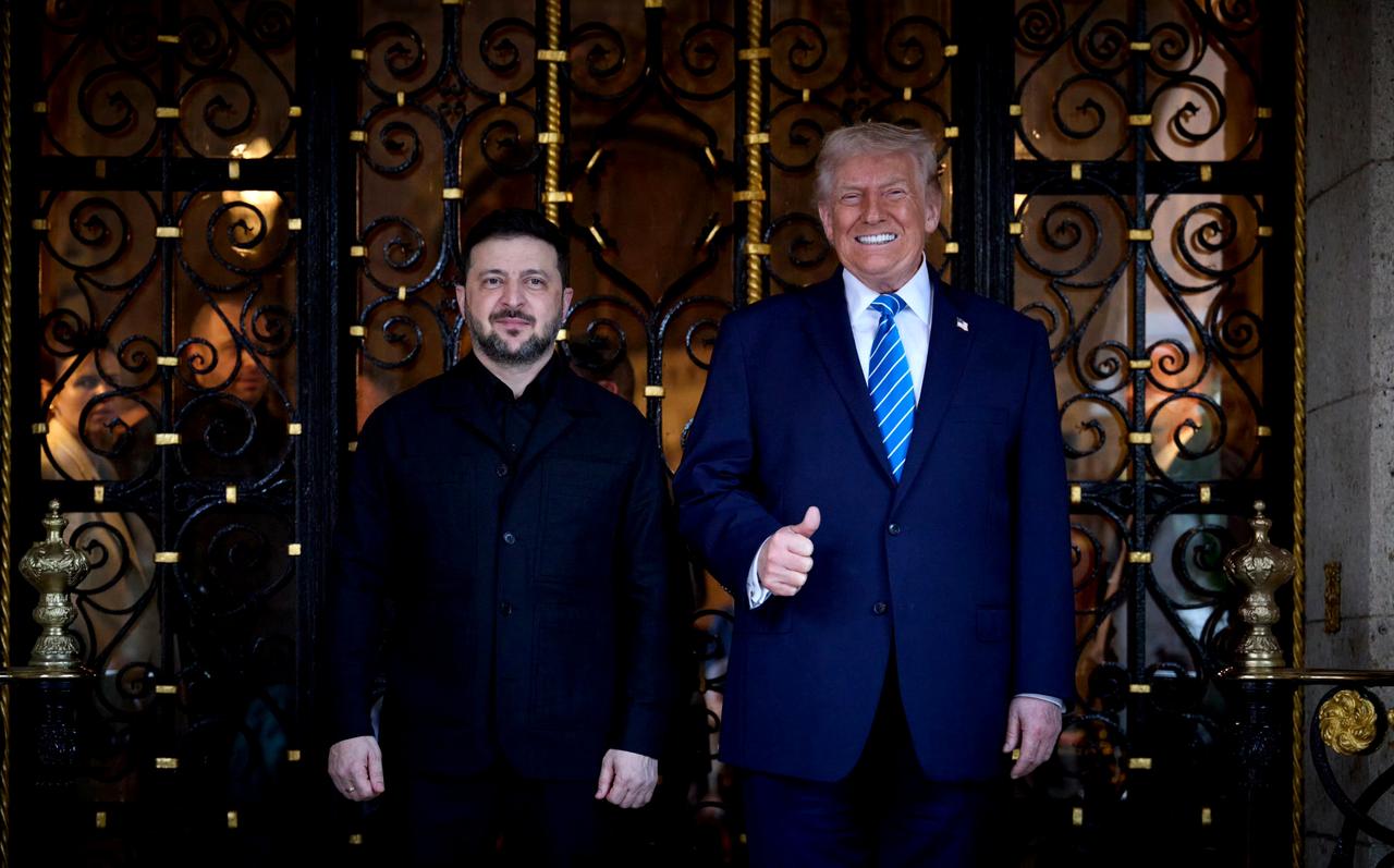 特朗普在海湖庄园会见泽连斯基