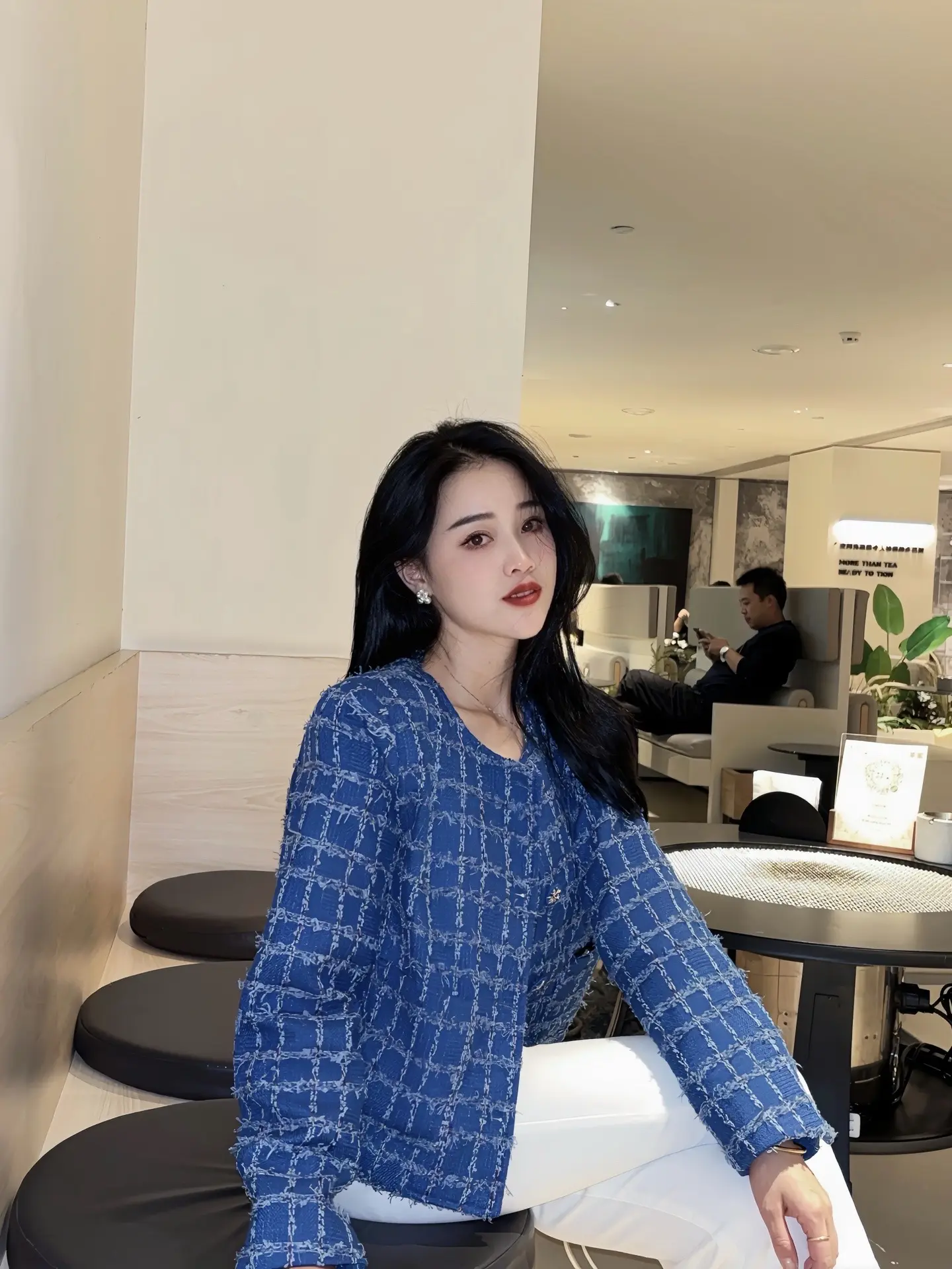 我早就忘了你带给我那些痛和伤。