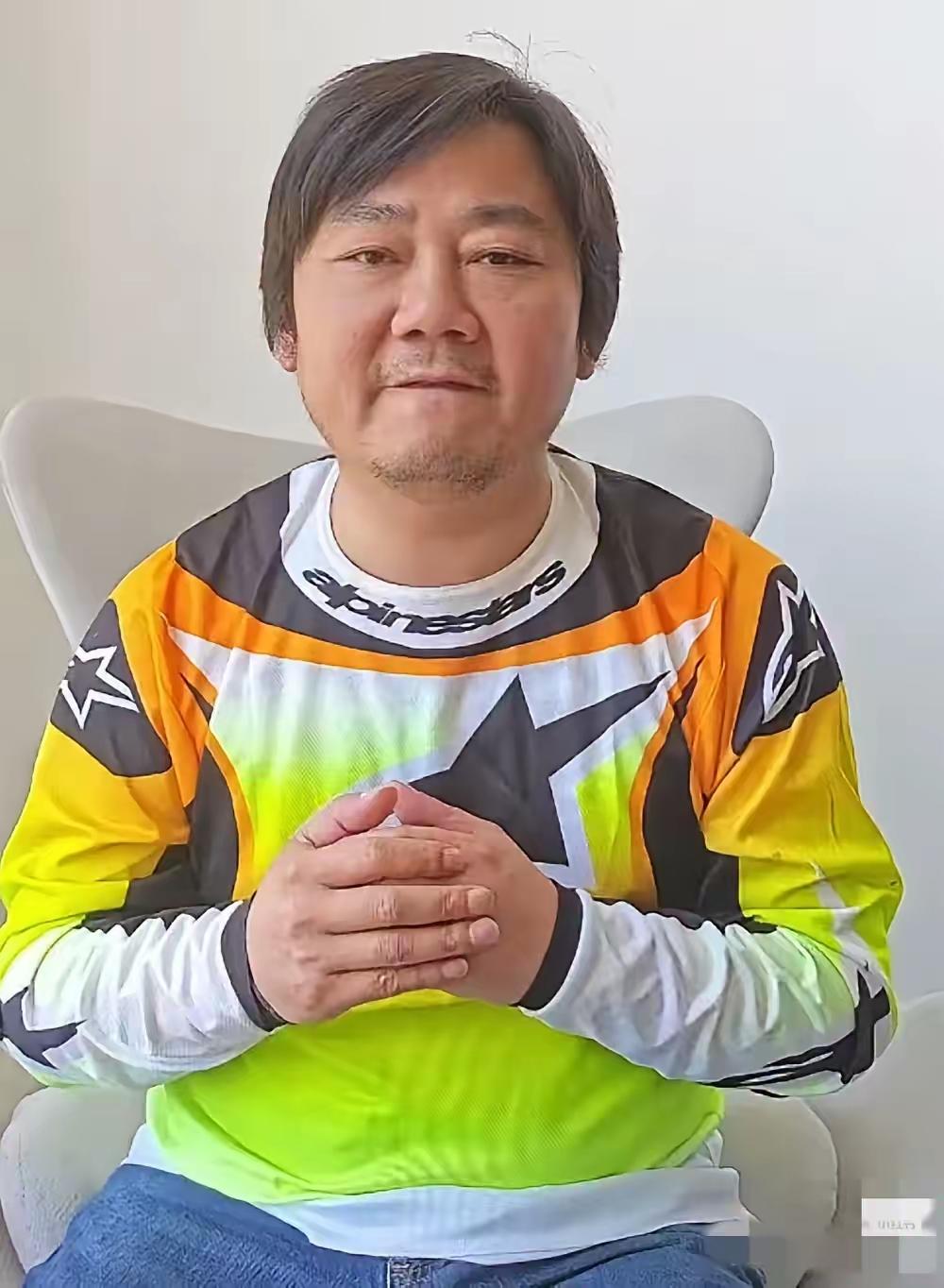 张雪这会儿估计头都大了。

订单排得满满当当，账面却还是盖不住债。道理其实不复杂