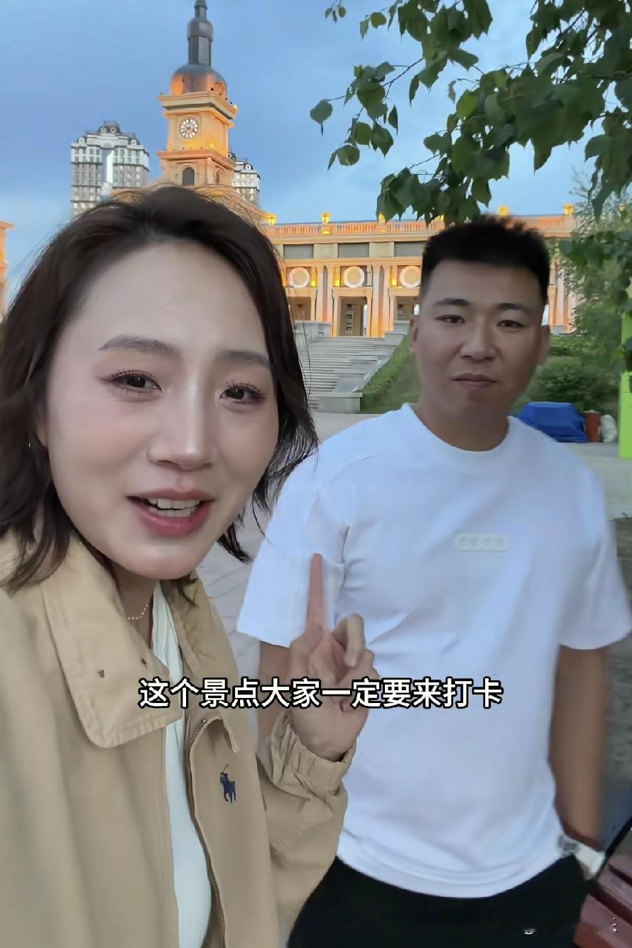 我要是秋天外婆，
得被气的睡不着，
扔下儿子跑去和男朋友玩，
这是当妈的人应该干