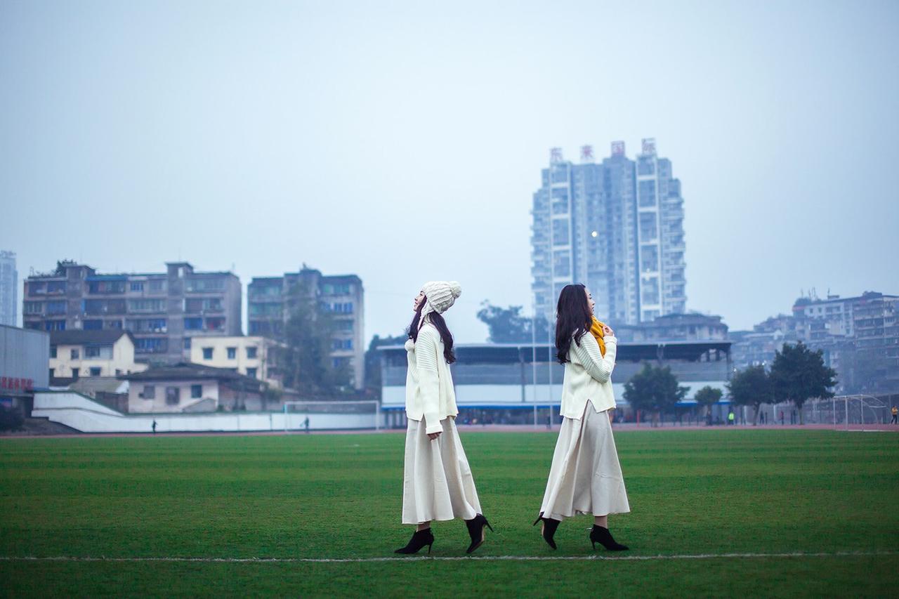 “四川一女生读中专期间攻读成人大专，考编成绩第一被卫生健康局判定不合格”最新消息