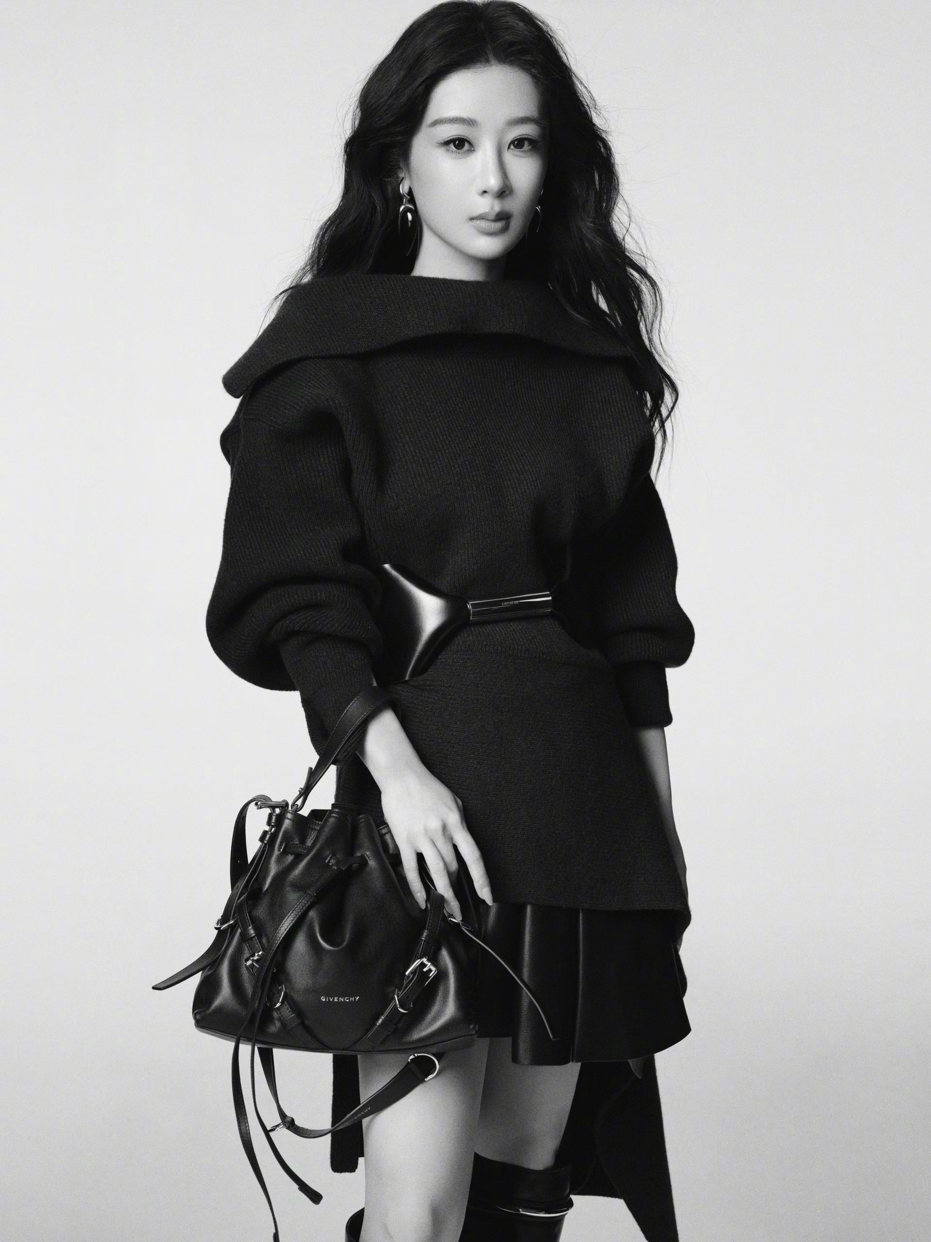 GIVENCHY纪梵希正式宣布演员成为品牌代言人。携手艺术总监Sarah Bur