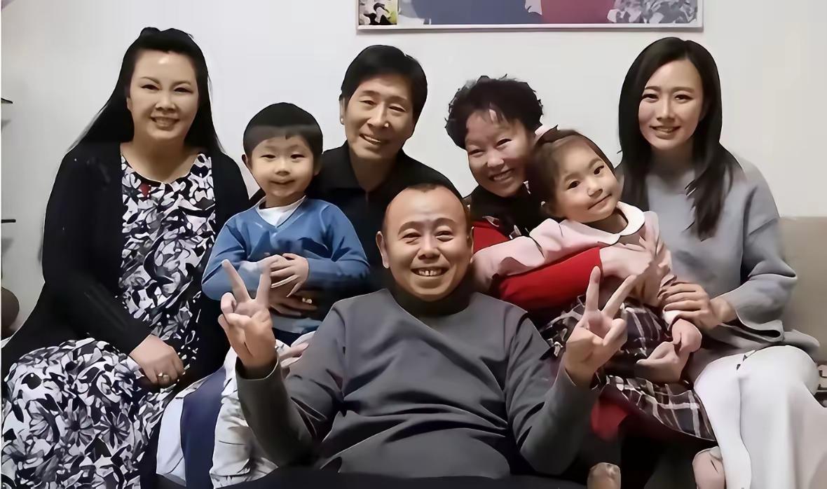幸福美满的一家人，羡慕羡慕