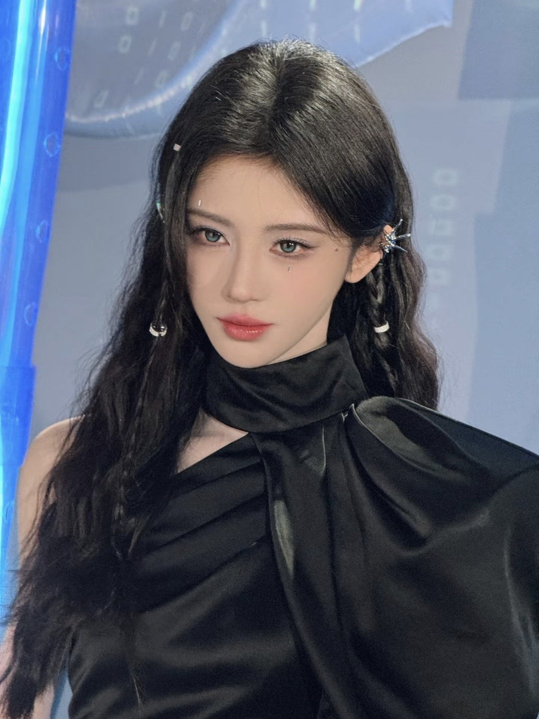 jjy鞠婧祎来战jjy鞠婧祎阿黛 “晚风带着你的笑懵懵懂懂 有万分之一的心动在你
