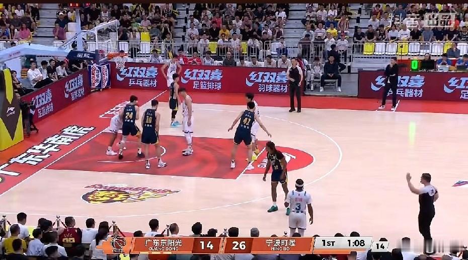 我说宁波厉害吧。果然今晚CBA宁波对广东的比赛第1节宁波就大比分领先。虽然对面的