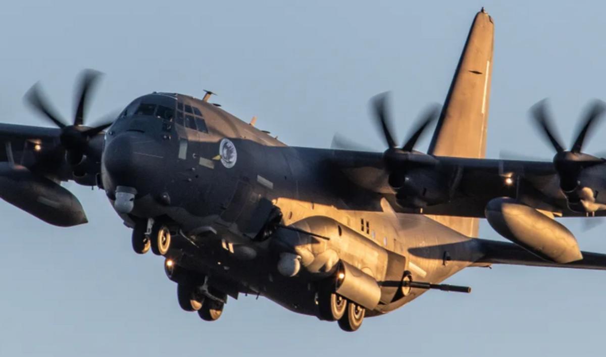 【美军“斩首部队”急赴英国，剑指俄罗斯油轮】

刚生擒马杜罗，美军特种部队又要动