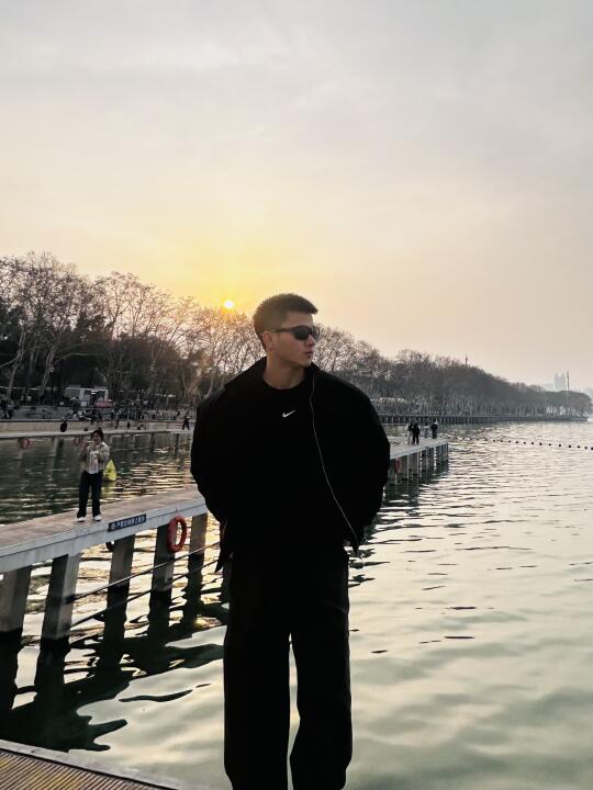 武大 夕阳 樱花