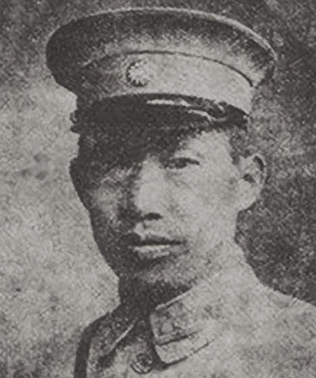 1935年，张学良听说贵州王王家烈没坐过飞机，热情地拉着他："走，带你上天见识见