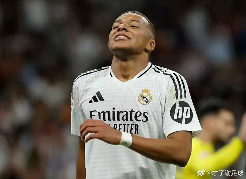 法国媒体RMC sport著名记者Fabrice Hawkins消息，姆巴佩在左