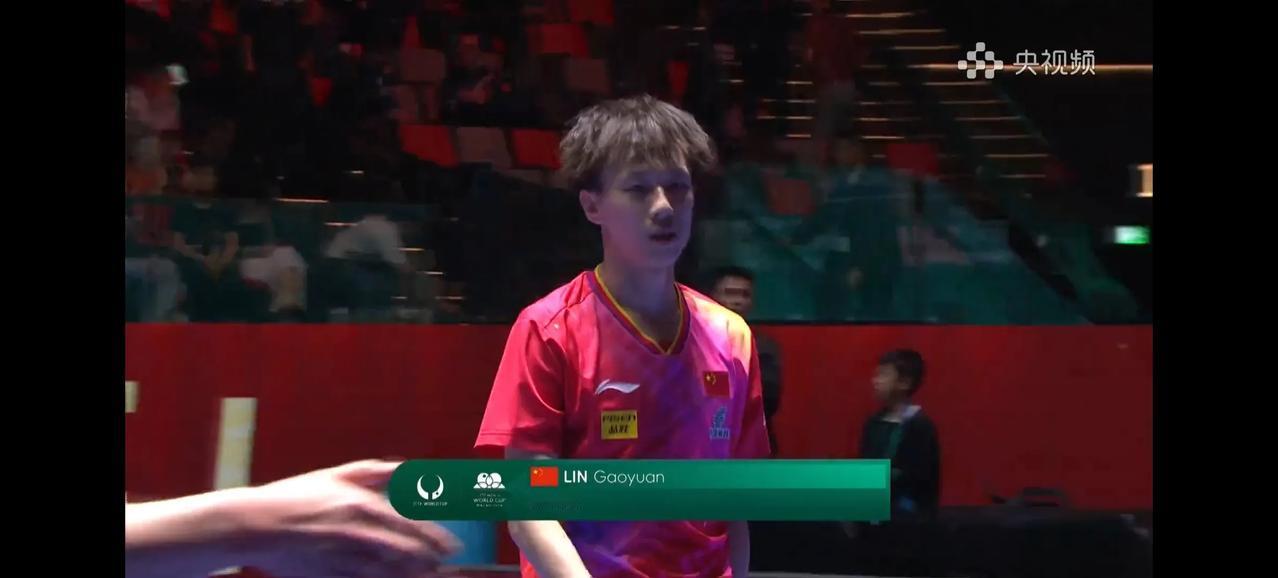 林高远4比0打爆张本智和！林高远真是脱胎换骨啊！谁能想到，林高远这次进步那么大，