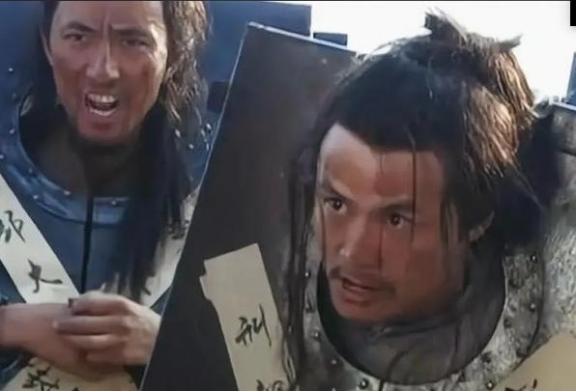 蓝玉被赐死当日，朱元璋独自走入牢房，摒退左右，对他轻声耳语：你的后代朕已送往云南