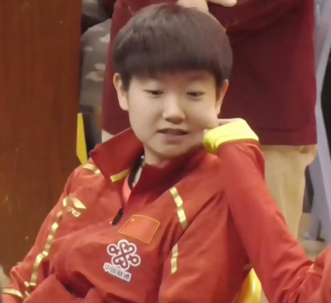 没见过的沙宝宝!
第一张这脸蛋肥嘟嘟的，捏着手感肯定很好，怪不得都喜欢摸她脸蛋。