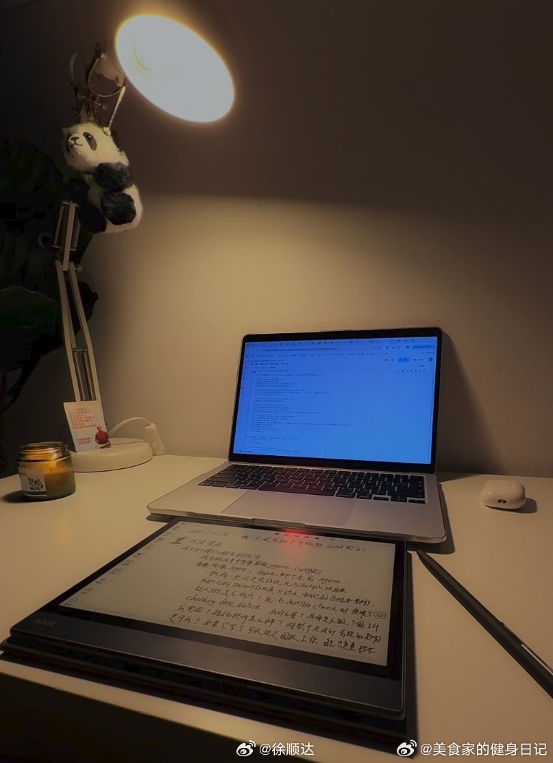 现在很多同学用AI还停留在“帮我写作业”，但想要高效使用AI，一定要把它当成你的