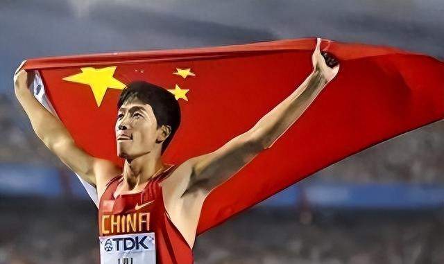 瑞士街头偶遇刘翔！靠终身合同年入千万，退赛后他活成了这样