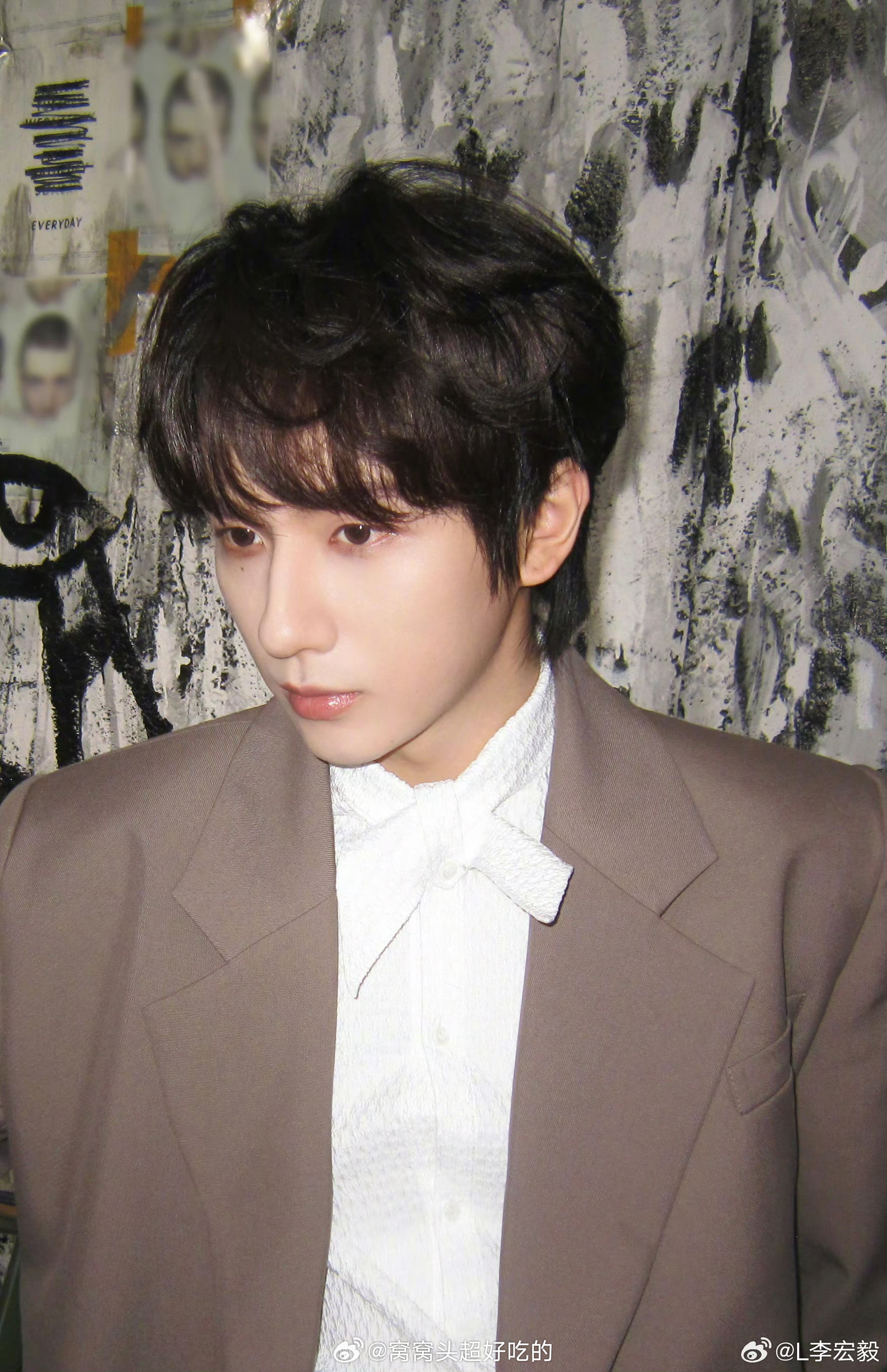 李宏毅今日份营业这优秀的面部折叠度