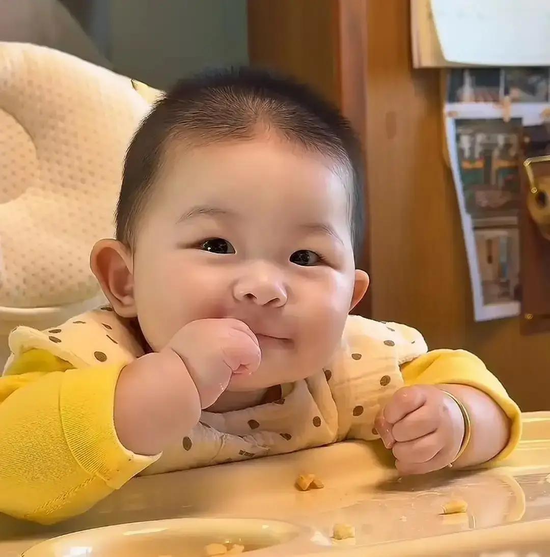 直播别再吼了！那个一点就着的主播闭嘴后，数据反而炸了。
 
看看董董。以前话赶话