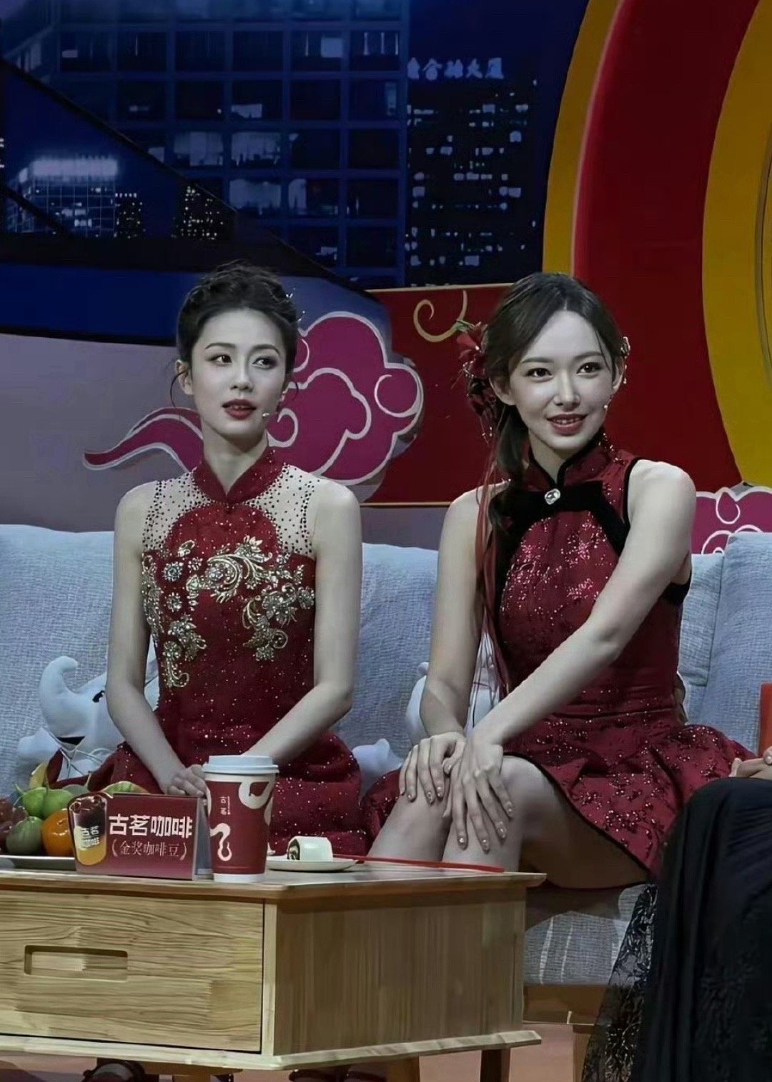 这才是真正的大腿，没有拉直，没有美颜。 