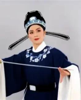 方圆天地，为头条联友对联：
金桂斋中书声琅，
青云巷里墨香深。