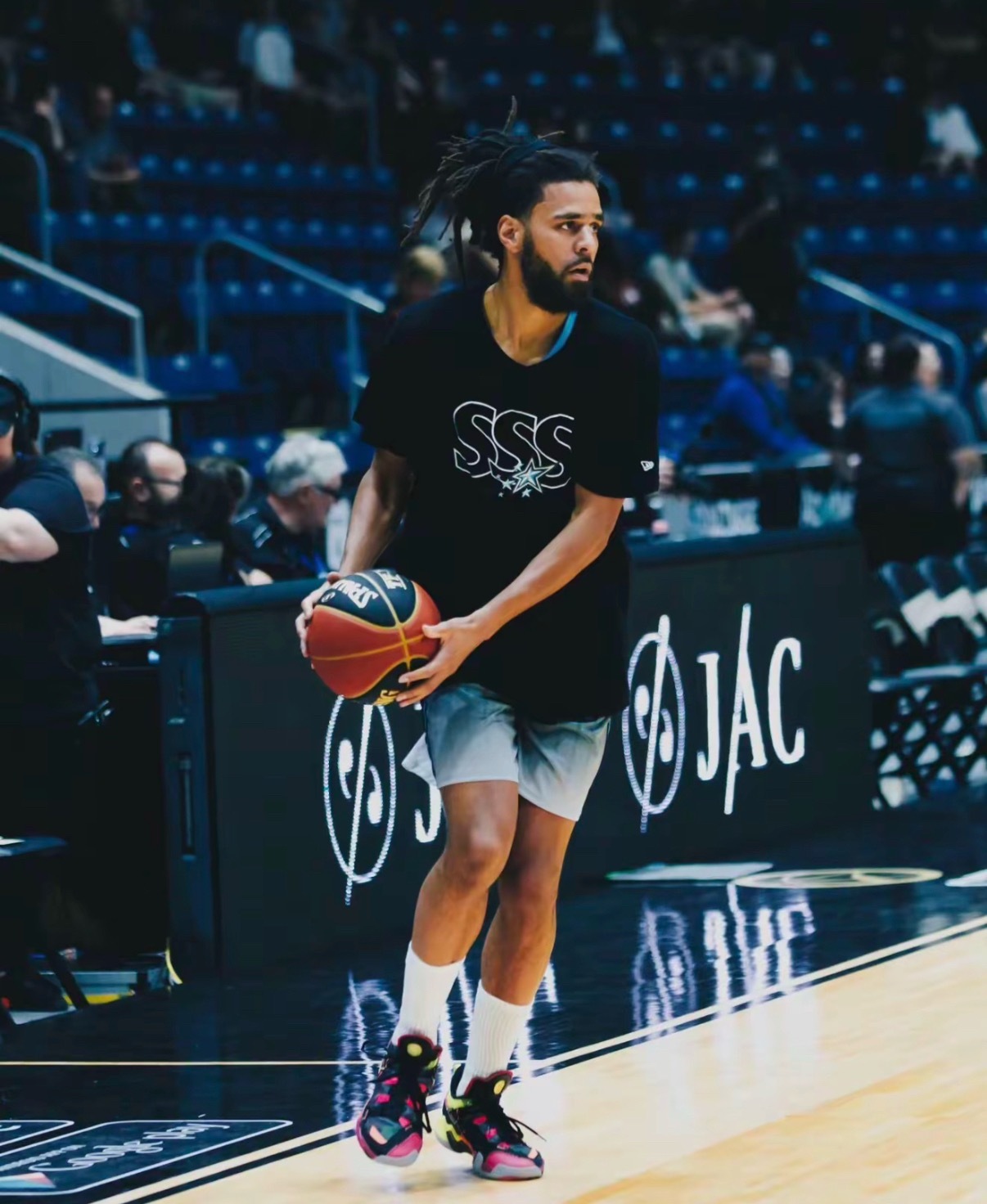 说唱歌手jcole加盟cba 格莱美说唱巨星J.Cole正式签约南京同曦，41岁