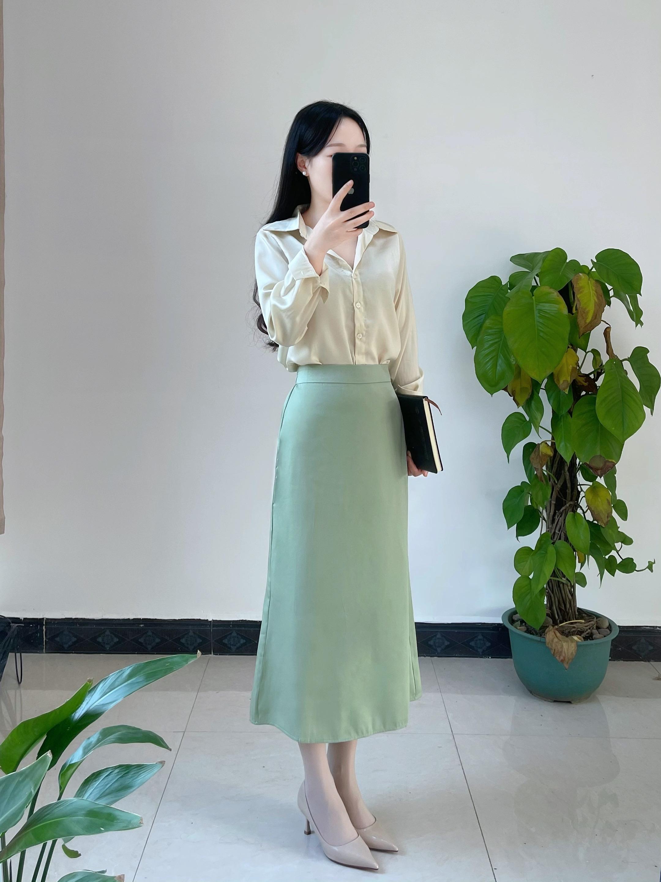 以热爱为灯，以责任为炬，以初心为帆。他们活力满满，站上讲台便光芒万丈...