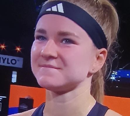 穆霍娃2-1力克高芙，晋级斯图加特站四强！
        北京时间4月17日2