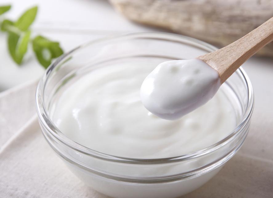 62岁大妈，天天喝酸奶，坚持半年后，体检的4项指标让医生都惊讶

