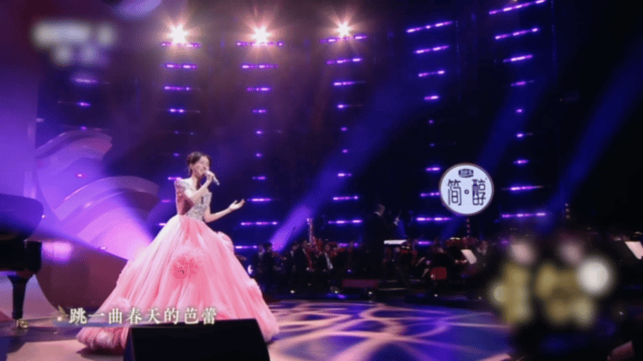 北京台春晚把春天搬上了舞台 北京台这波赢麻了！高瑞璇一开口就是春天的味道，音符里