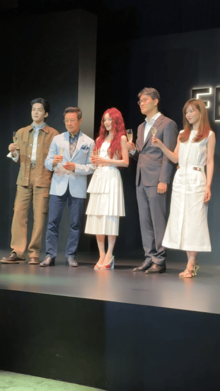 宋雨琦文咏珊曾舜晞同框宋雨琦文咏珊曾舜晞同框路透 我又破次元壁了！雨琦的红发好抢