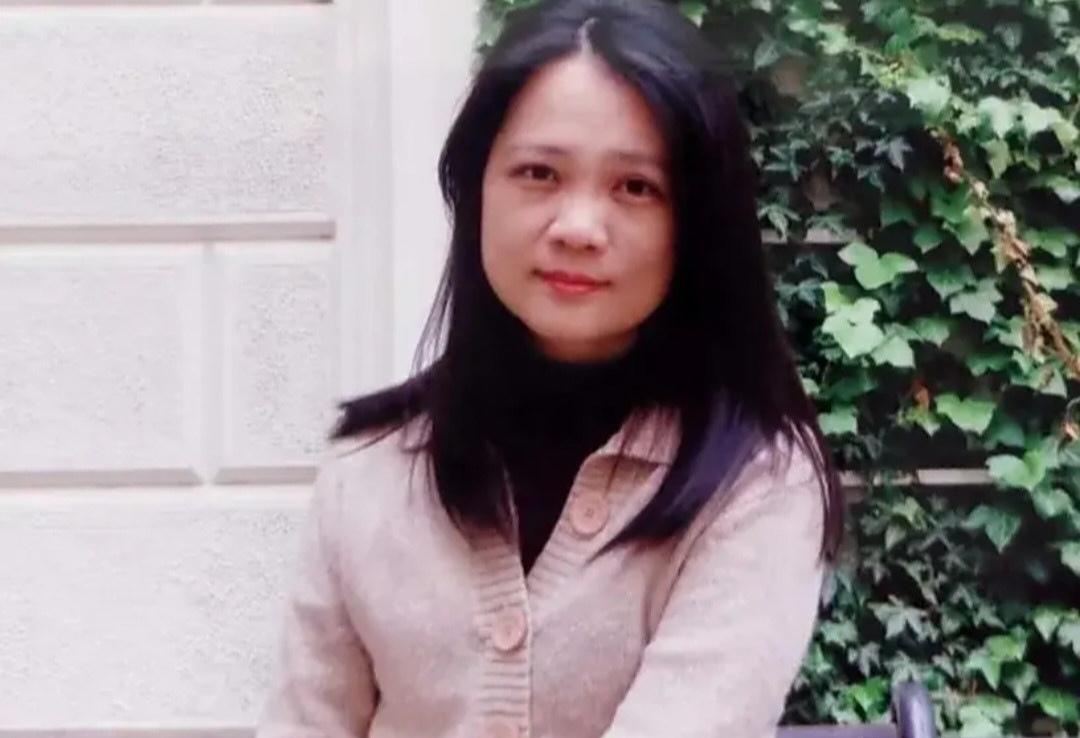 最近在看席绢的作品。
她的几部代表作《上错花轿嫁对郎》，《穿越时空的爱恋》，与及