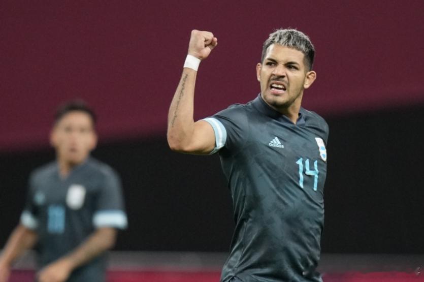 马赛后卫梅迪纳在接受采访时，谈到了自己过去三个月的伤病。阿根廷国脚梅迪纳在去年夏