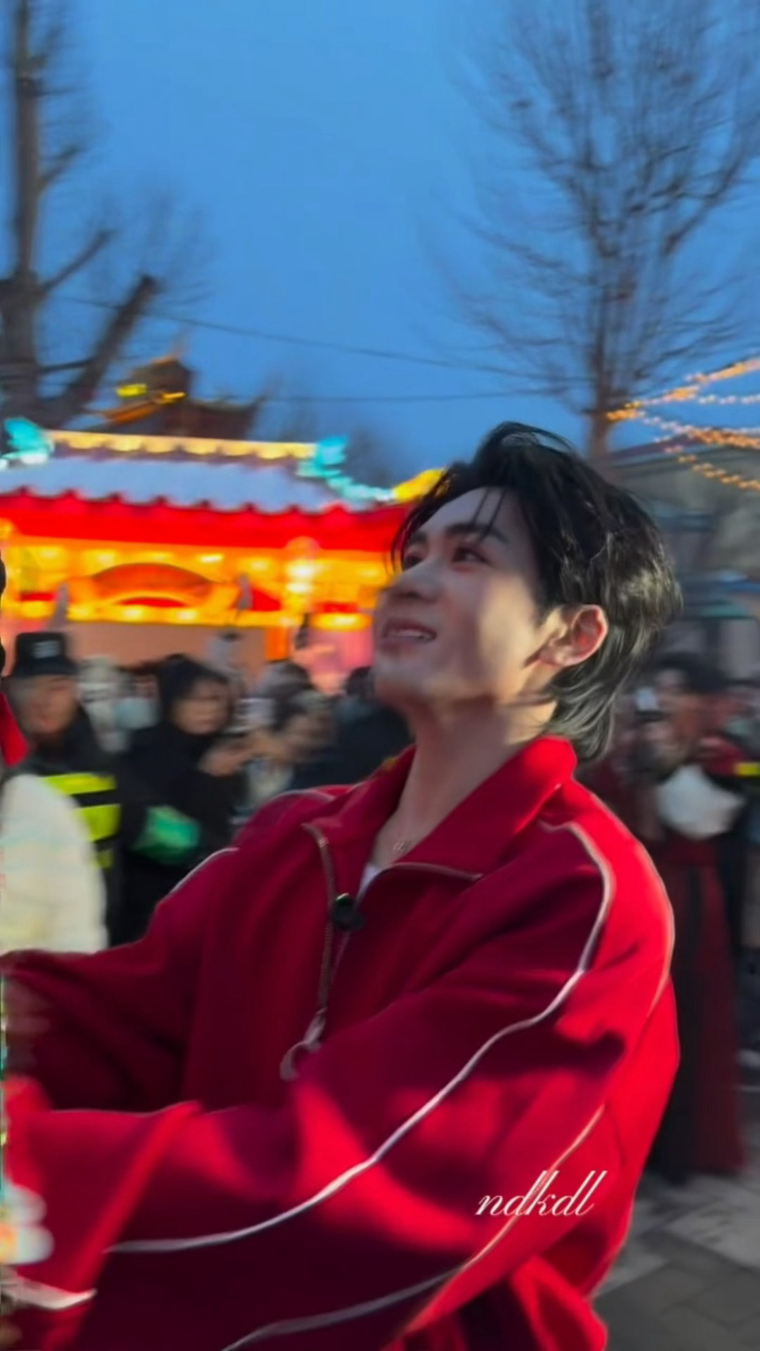 曾舜晞元宵喜乐会路透，红红火火喜庆又帅气