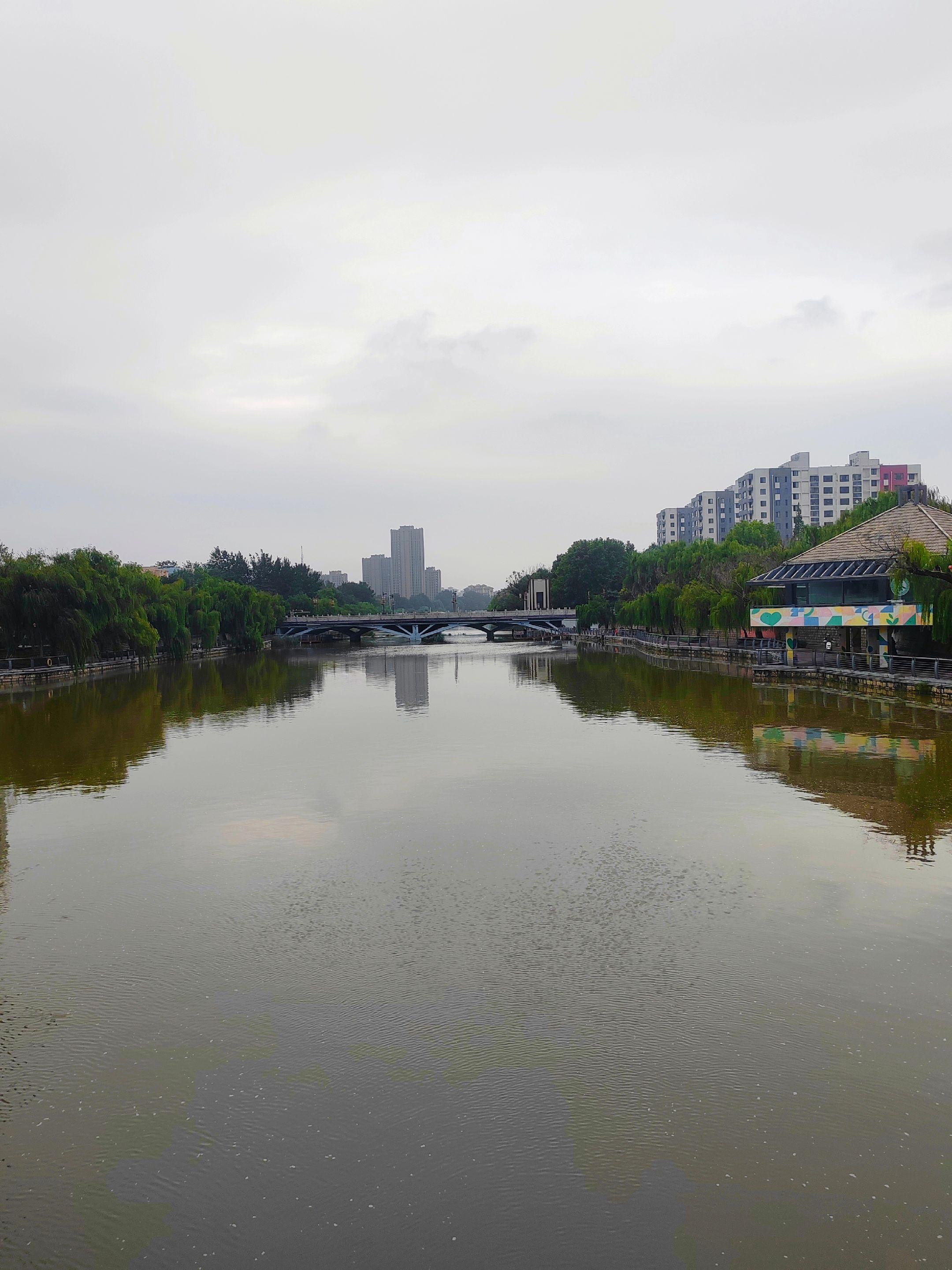 为什么三十万的车很常见，真正有三十万存款的人却很少？因为资本会想方设法...