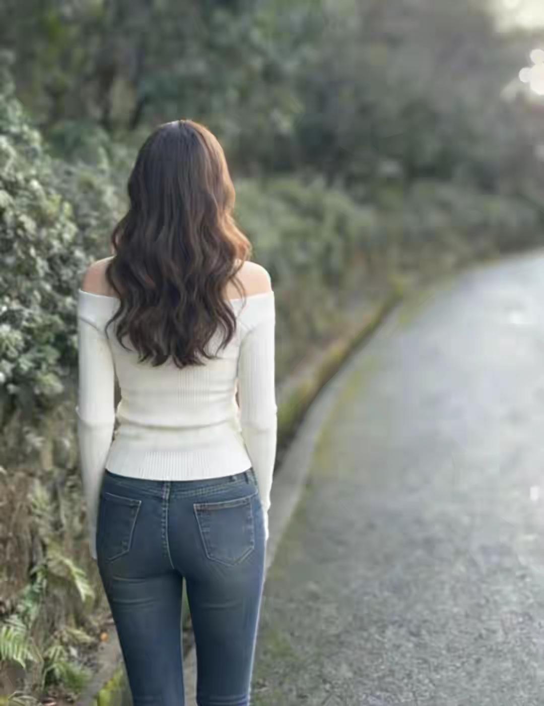 什么样的女生，惹人爱 你喜欢穿牛仔裤吗？