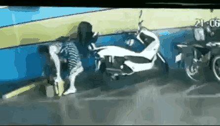 如果烧的是自己的车子，算违法吗？