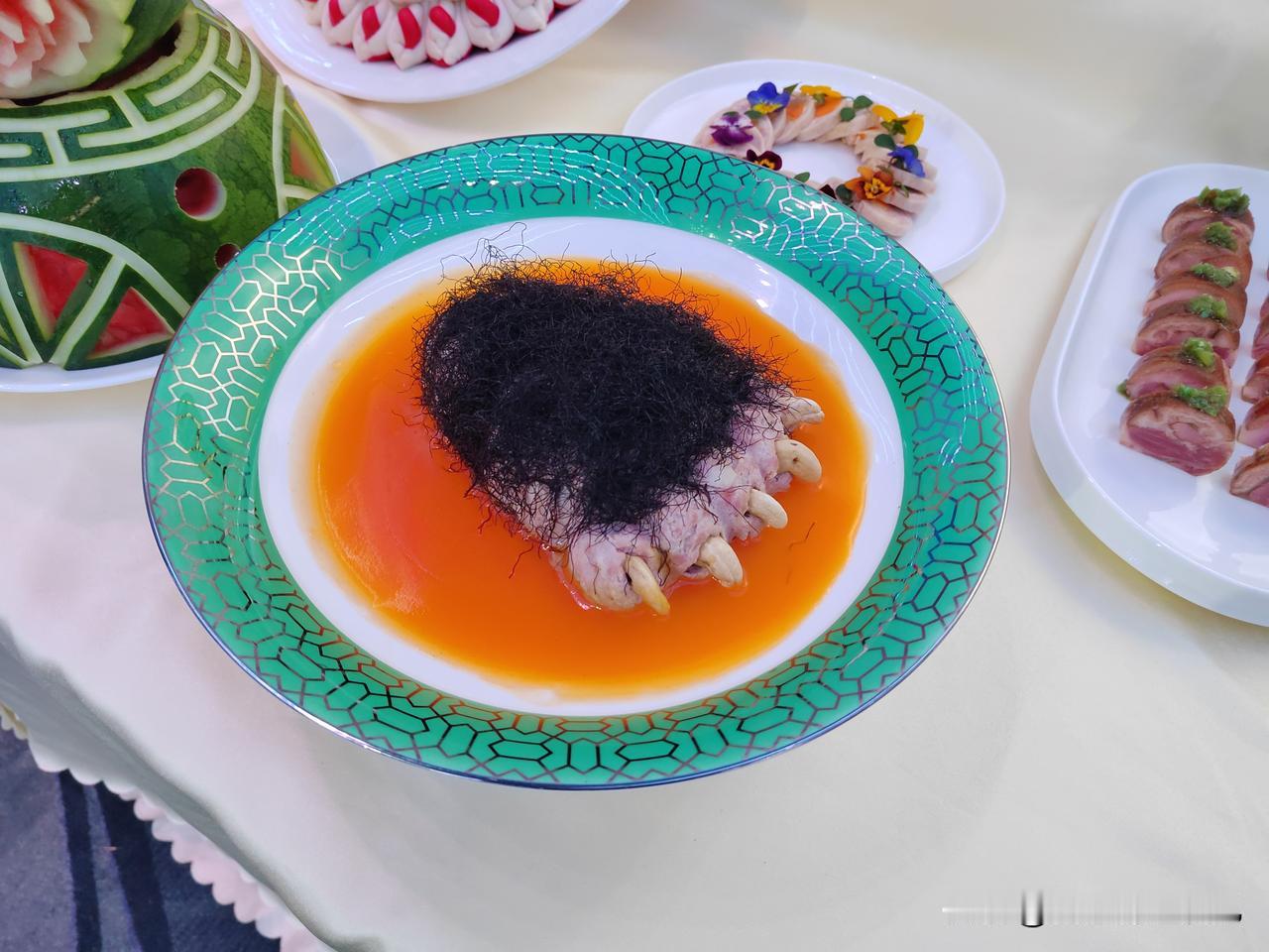 关于“办婚礼”的两种声音｜近日，我在枣庄喜雁之约宴会中心参加了一场活动，体验感还