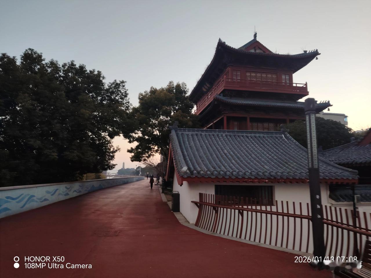 今年冬天的不同2026年1月13日长江岸边《浔阳楼》下晨练