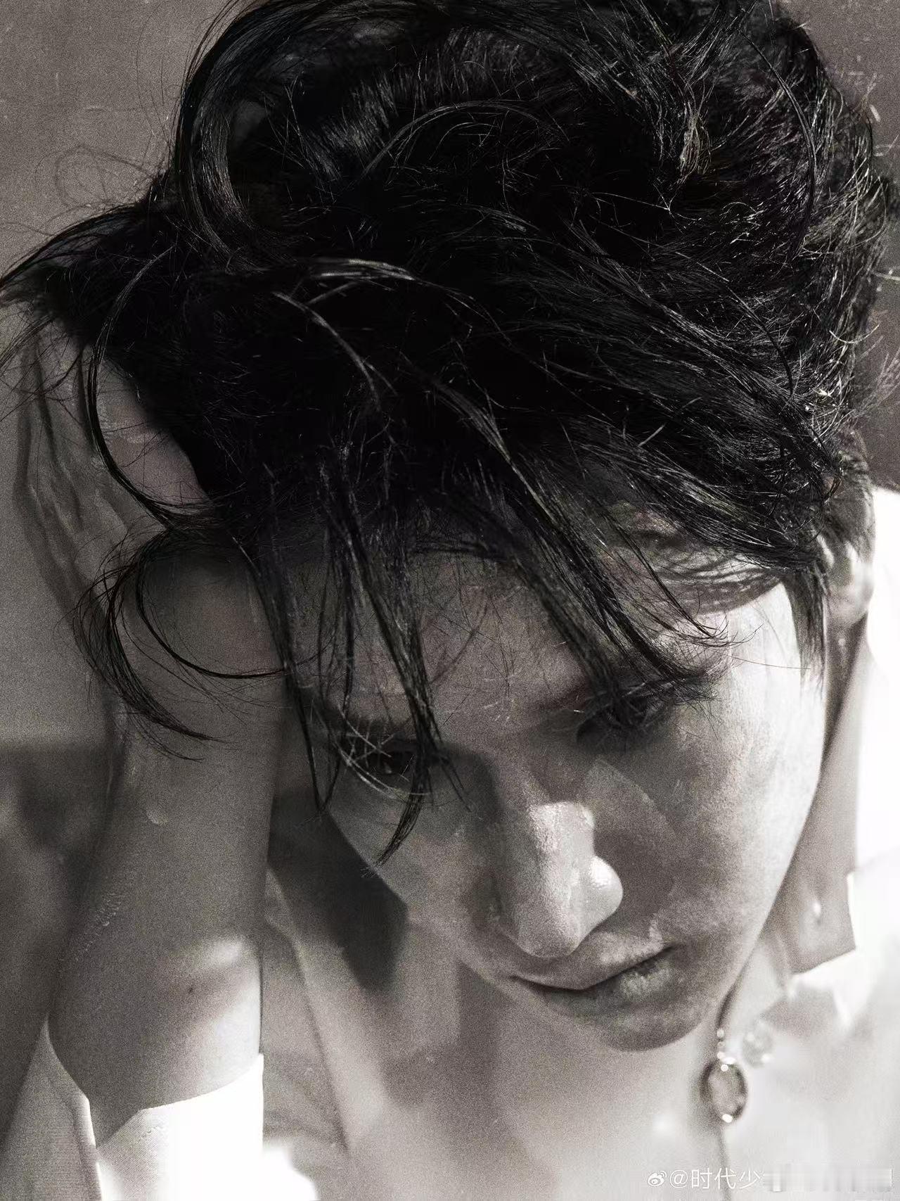 严浩翔超额完成撕名牌kpi 少年的小骄傲真的很纯粹，严浩翔奔赴跑男怀揣小小的撕名