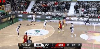 男篮逐渐国足化！世预赛中韩第二轮，韩国用同样战术虐杀🇨🇳，输球的原因很简单：