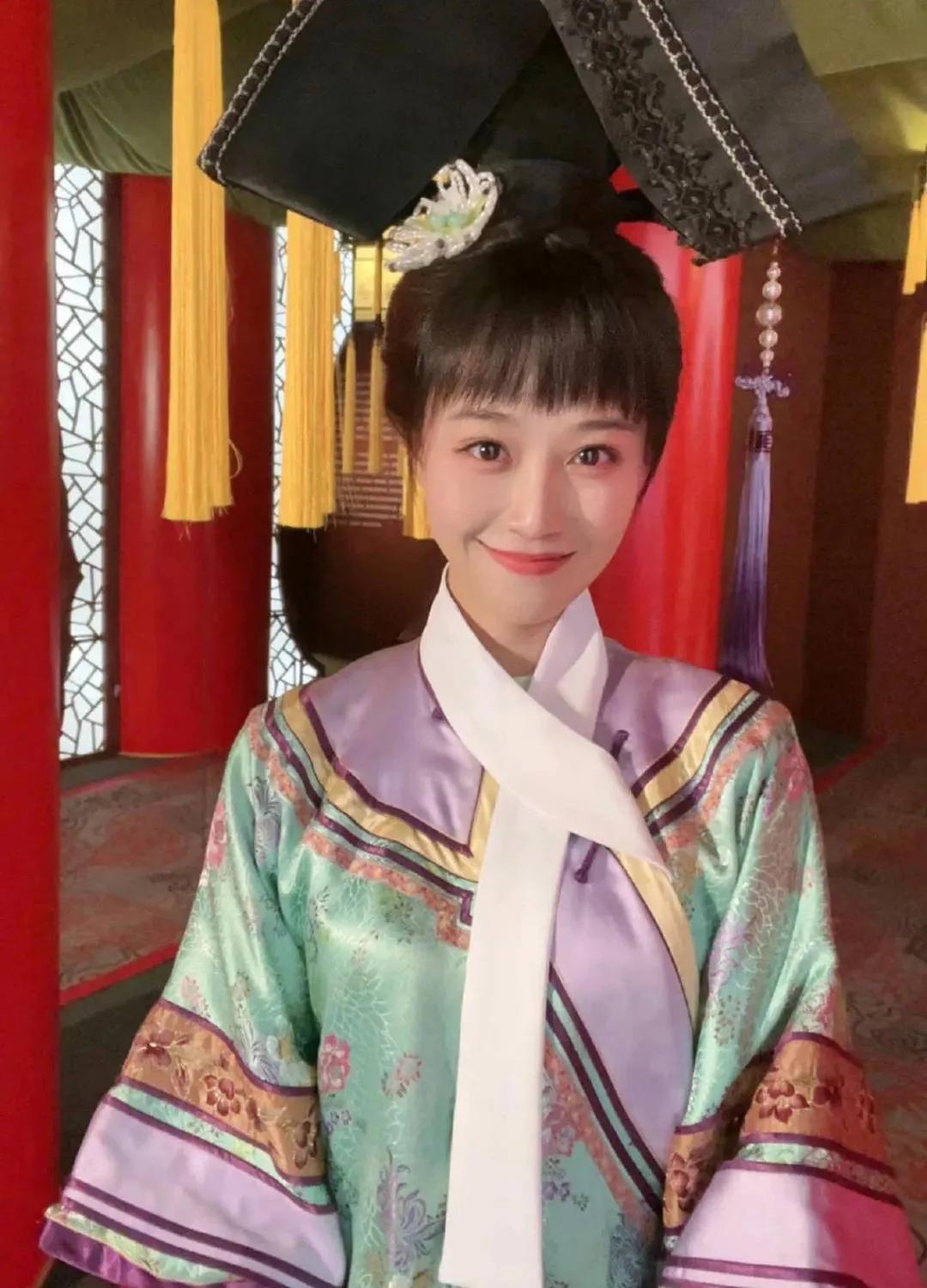 还记得甄嬛传娘娘的丫鬟吗？
家境傲人却依旧超拼，蓝盈莹堪称追梦楷模，活得太透彻，