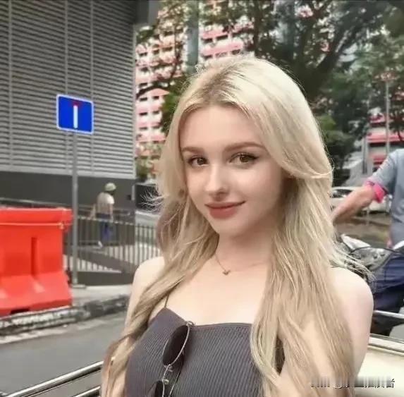 乌克兰有一个大问题很多人都没注意到，那就是乌克兰的女人将来该怎么办？战争把男人都