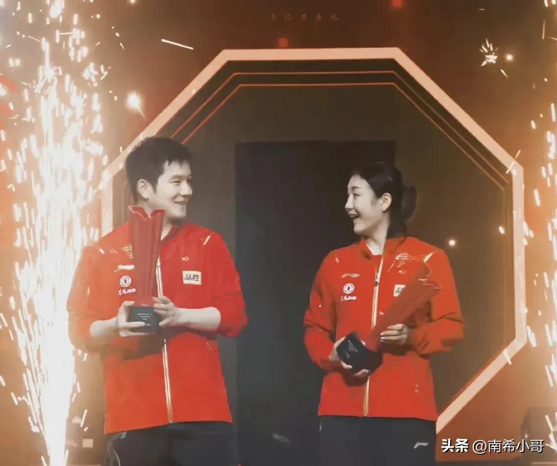 他俩绝对是国乒里最清醒的两个人，
职业巅峰时退出WTT，
主动放弃世界排名，
心