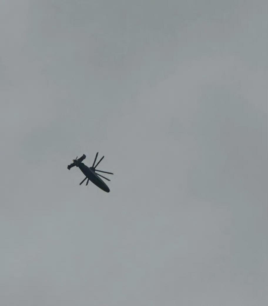 鳖版SB-1共轴双旋翼直升机又被目击到了 [灵光一闪]

它于去年4月首次被目击