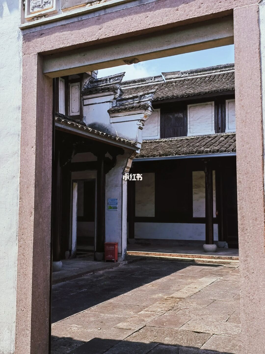 不为人知的小村落竟藏着一座4000平民国古宅