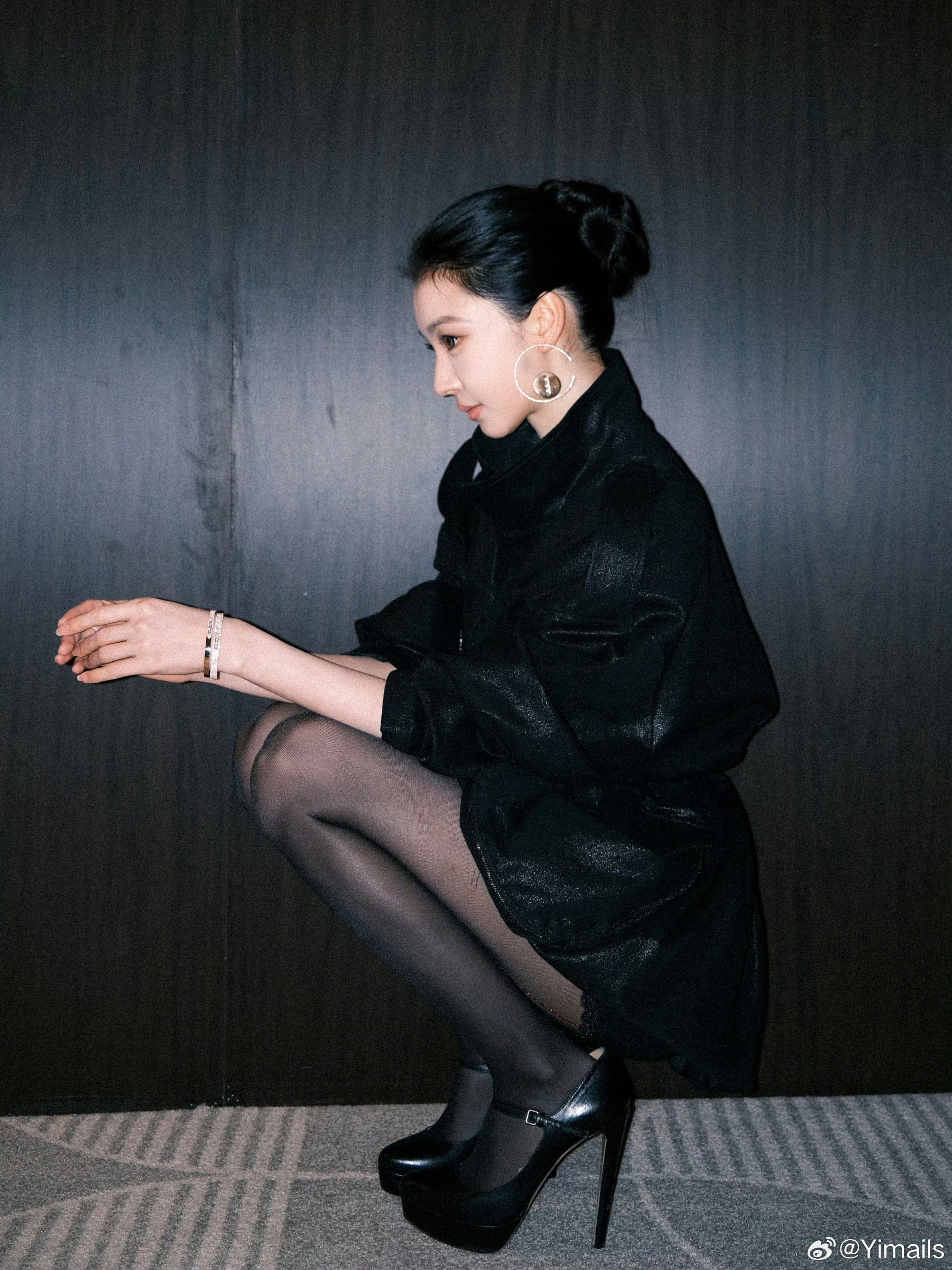 易梦玲黑丝美腿 