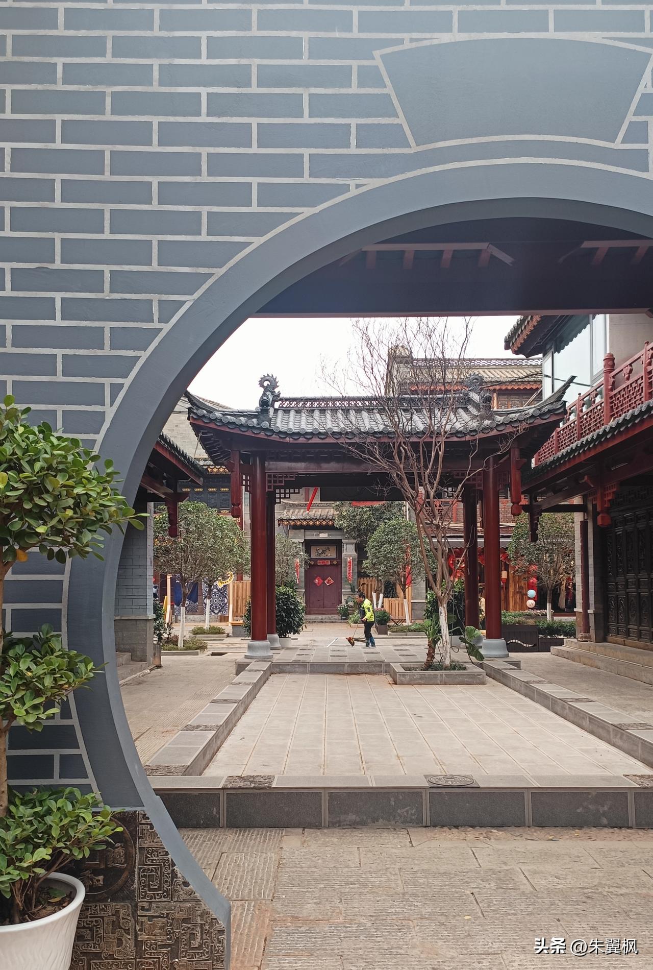 昨晚做了些无聊的事，尽管有些浪费时间，但算一种不定期的清空也是一种推陈出新，为生