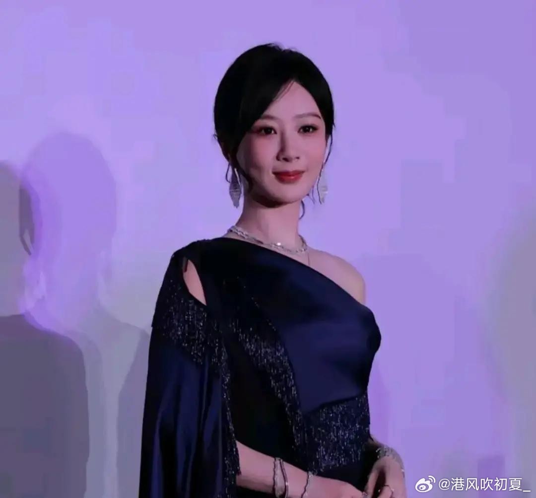 2017年，杨紫在综艺里喊爱情比事业重要。2018年，秦俊杰公开嫌她异性缘太好。