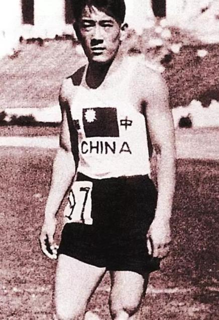 1932年，美国洛杉矶奥运会，中国代表团仅有一名运动员，引来观众的阵阵讥笑。可当