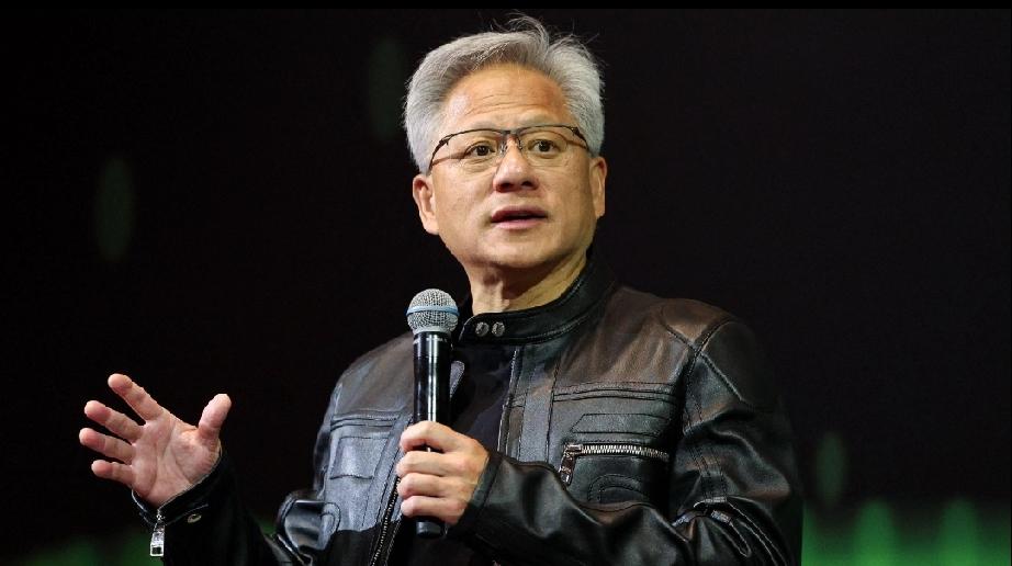 黄仁勋访华前，给斯坦福的学生上了一课。他说：别太傻了，不要真的相信“只做热爱的事