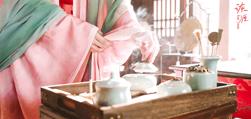 白鹿 《莫离》叶璃 / 动图▷EP35-11 粉衣（粉绿）-燃香 一个美丽身影【